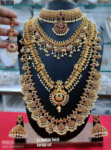 Radha Naari Designed Jewellery Set with Bridal Look